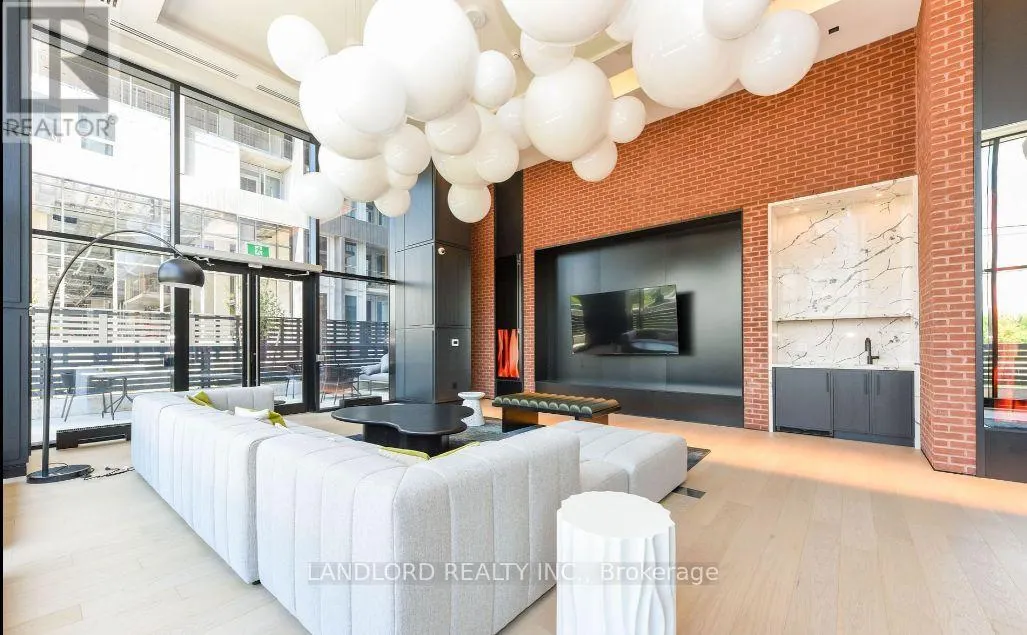 2206 - 3220 WILLIAM COLTSON AVENUE