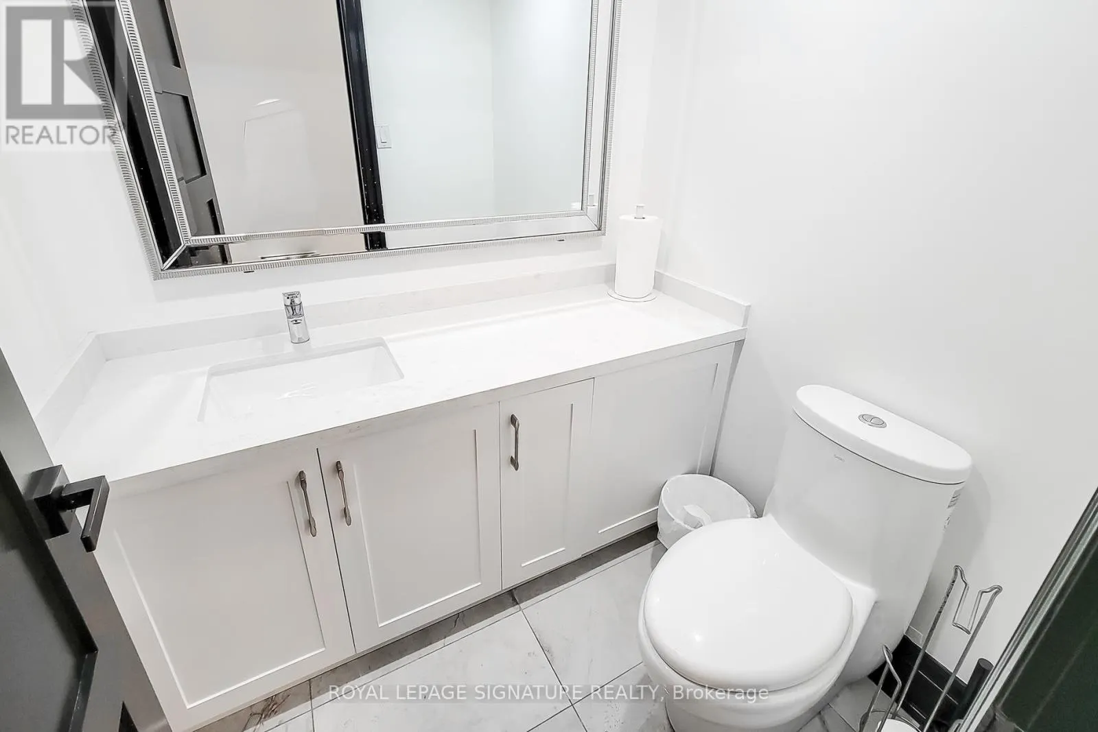 300 - 414 NORTH SERVICE ROAD E