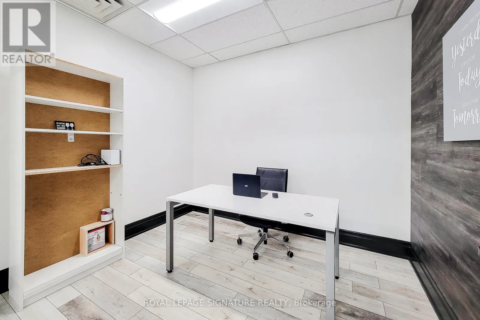 300 - 414 NORTH SERVICE ROAD E