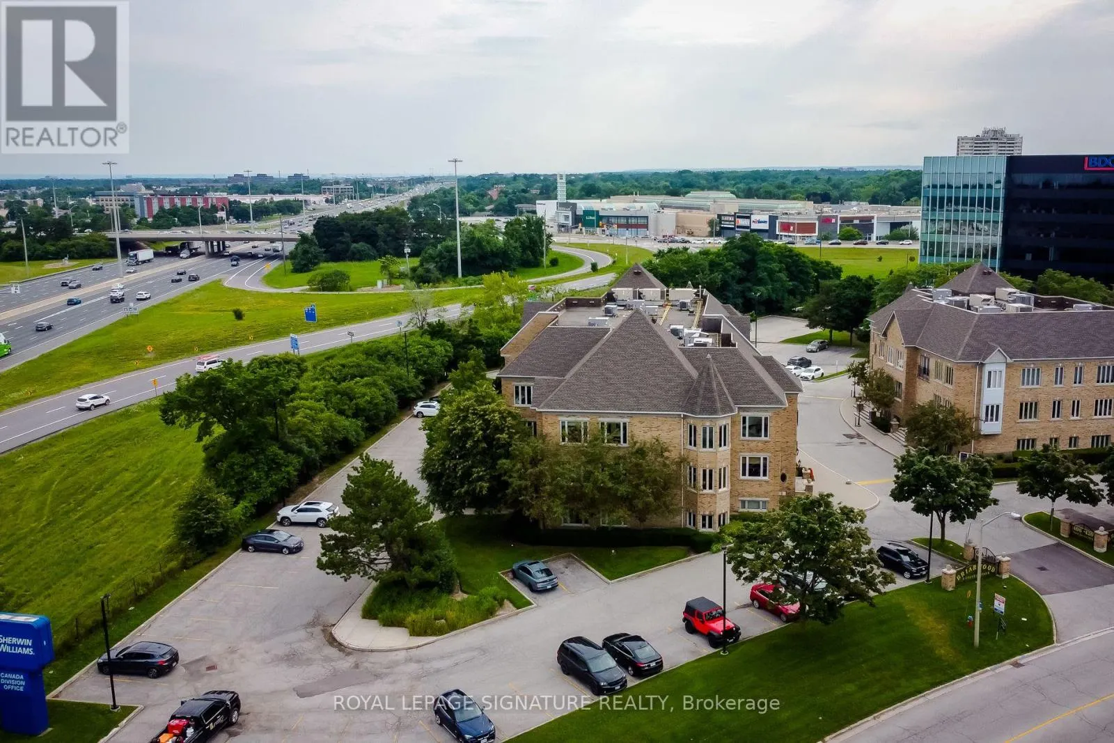 300 - 414 NORTH SERVICE ROAD E