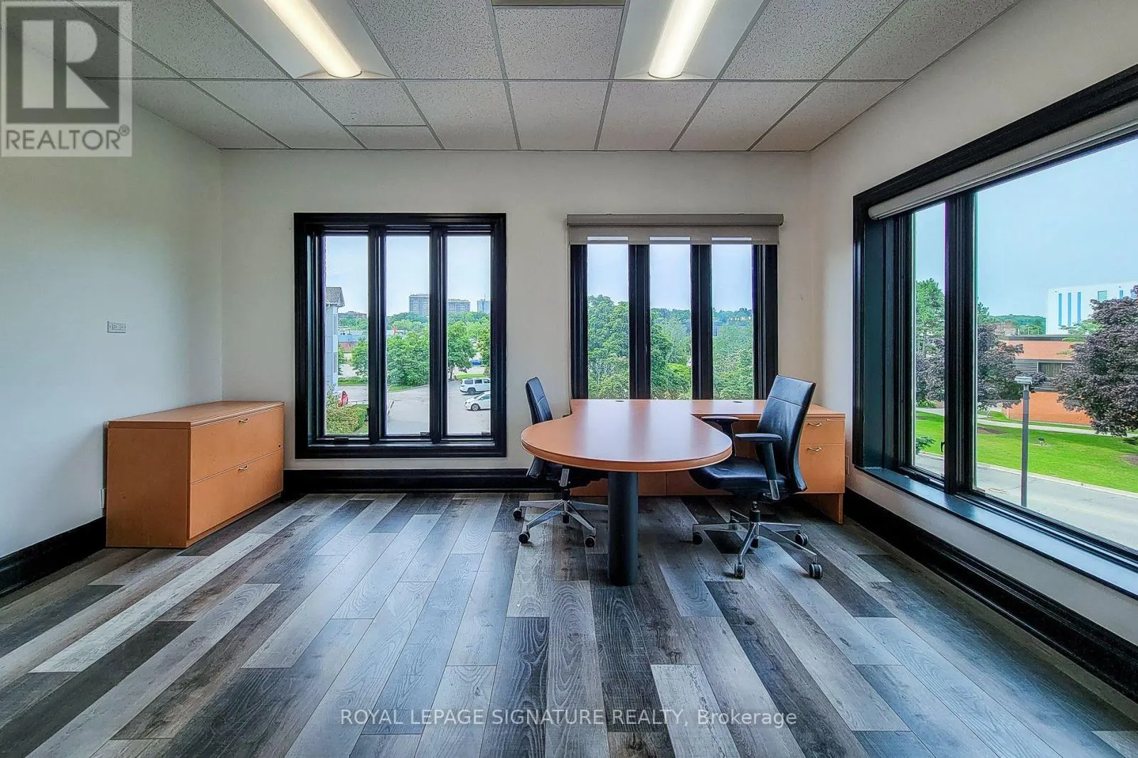 300 - 414 NORTH SERVICE ROAD E