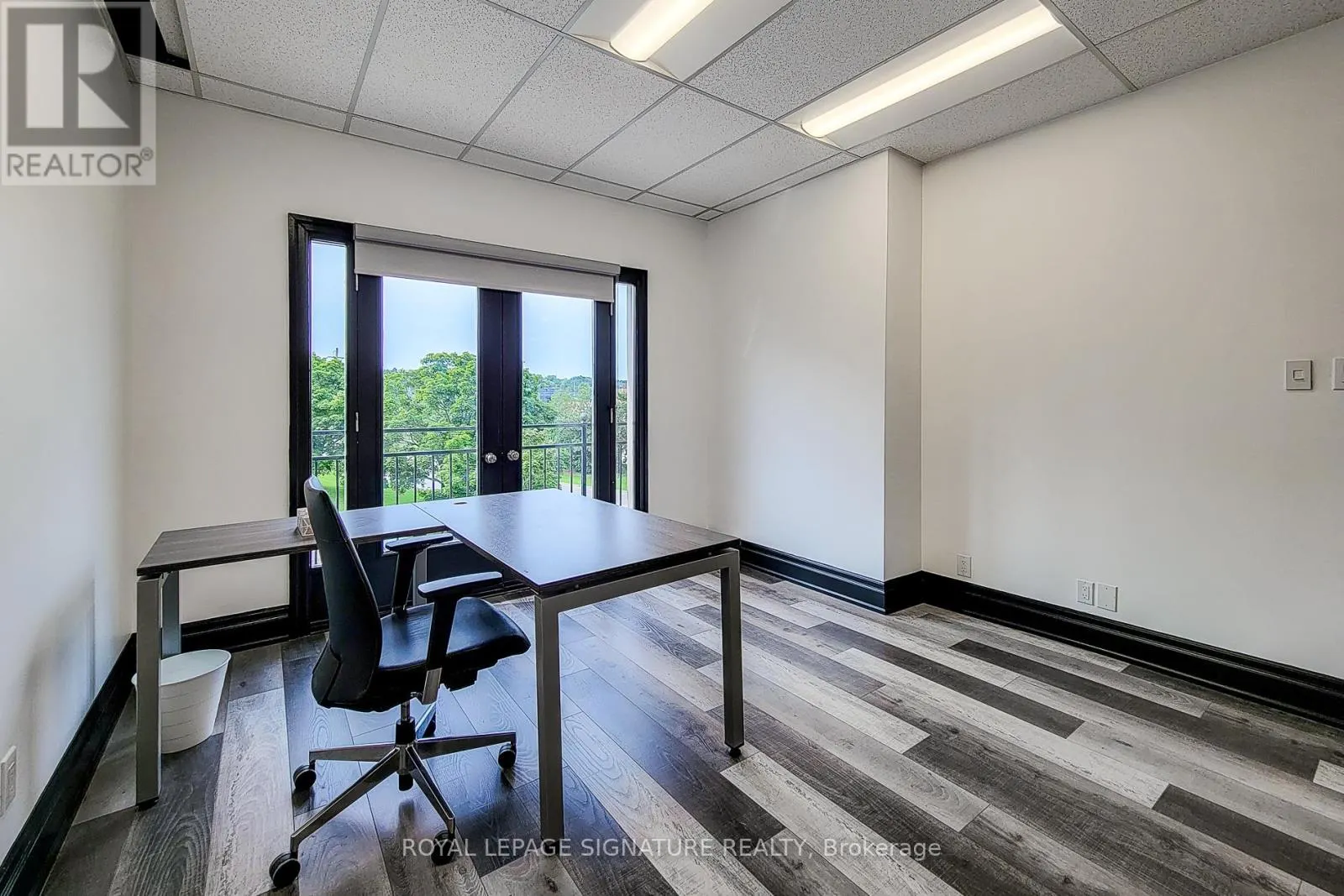 300 - 414 NORTH SERVICE ROAD E