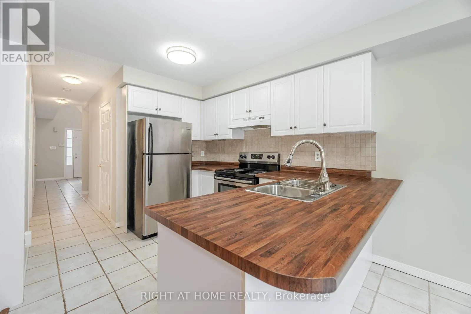 2 - 1283 BLANSHARD DRIVE