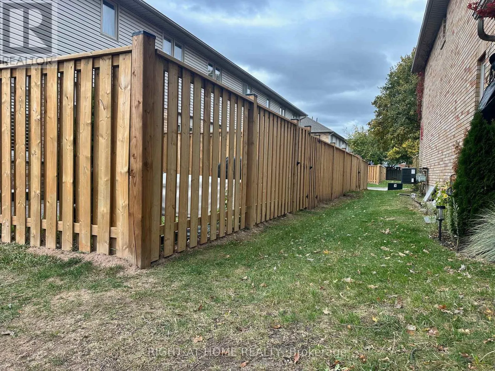 2 - 1283 BLANSHARD DRIVE