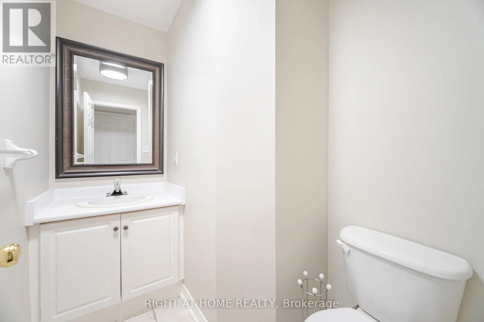 2 - 1283 BLANSHARD DRIVE