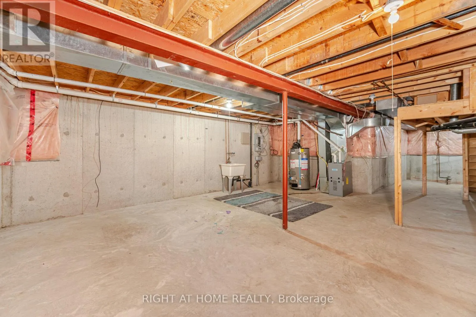 2 - 1283 BLANSHARD DRIVE