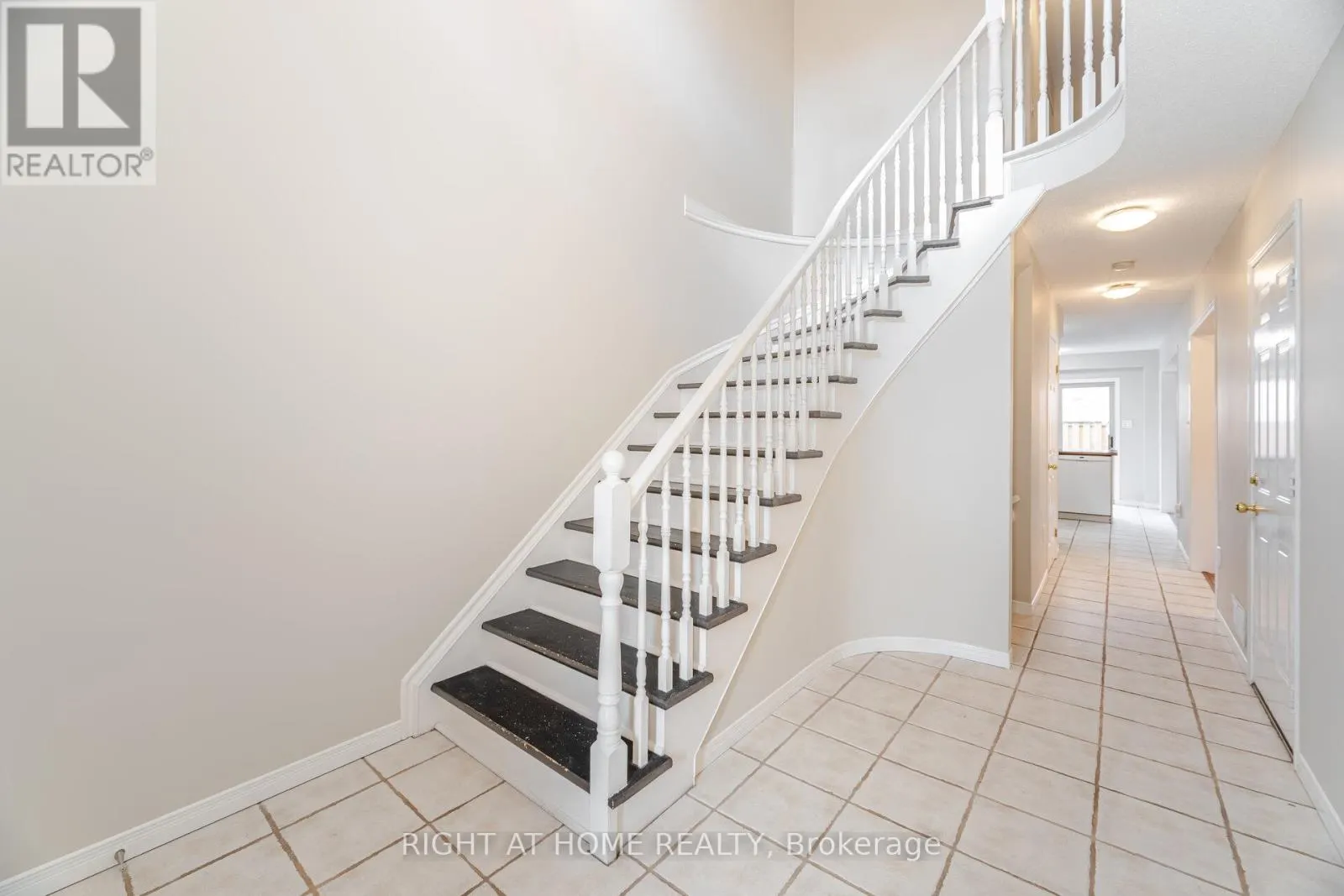 2 - 1283 BLANSHARD DRIVE