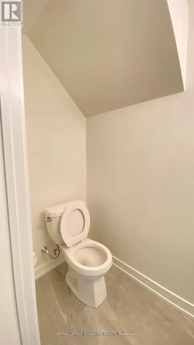 4 - 3566 COLONIAL DRIVE