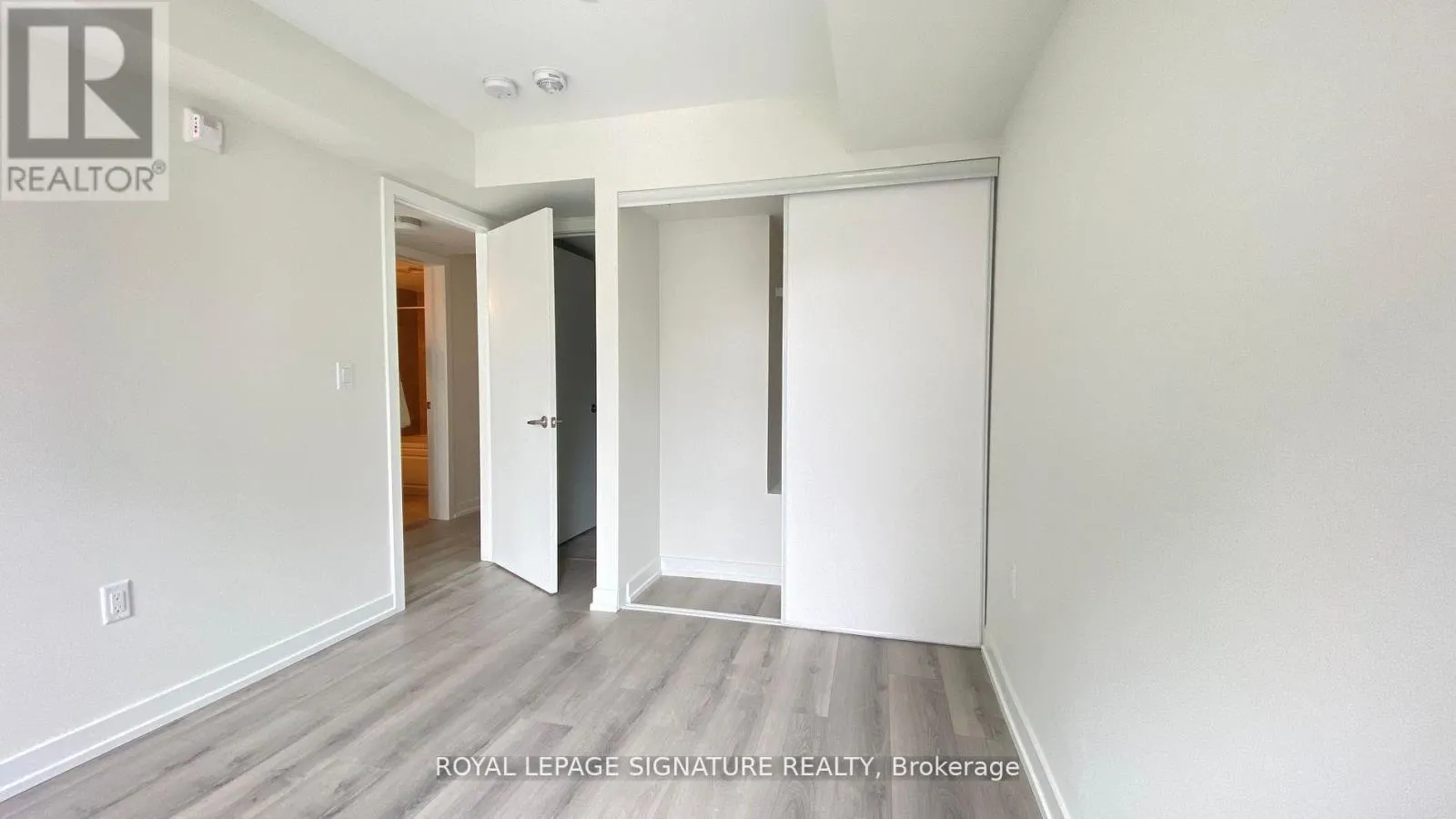 4 - 3566 COLONIAL DRIVE