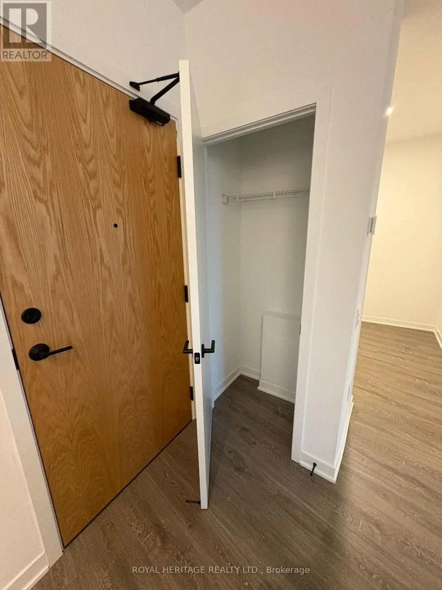 2495 EGLINTON AVENUE W