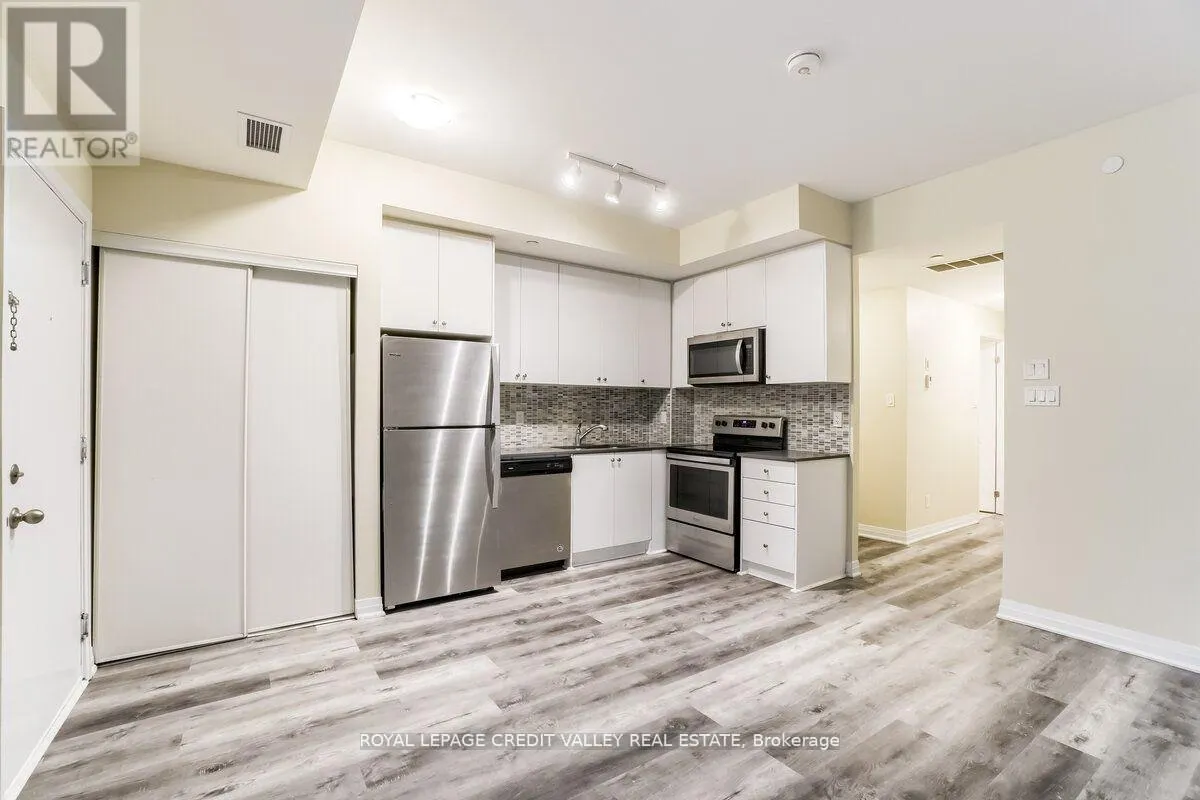 09 - 670 ATWATER AVENUE