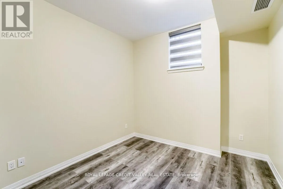 09 - 670 ATWATER AVENUE