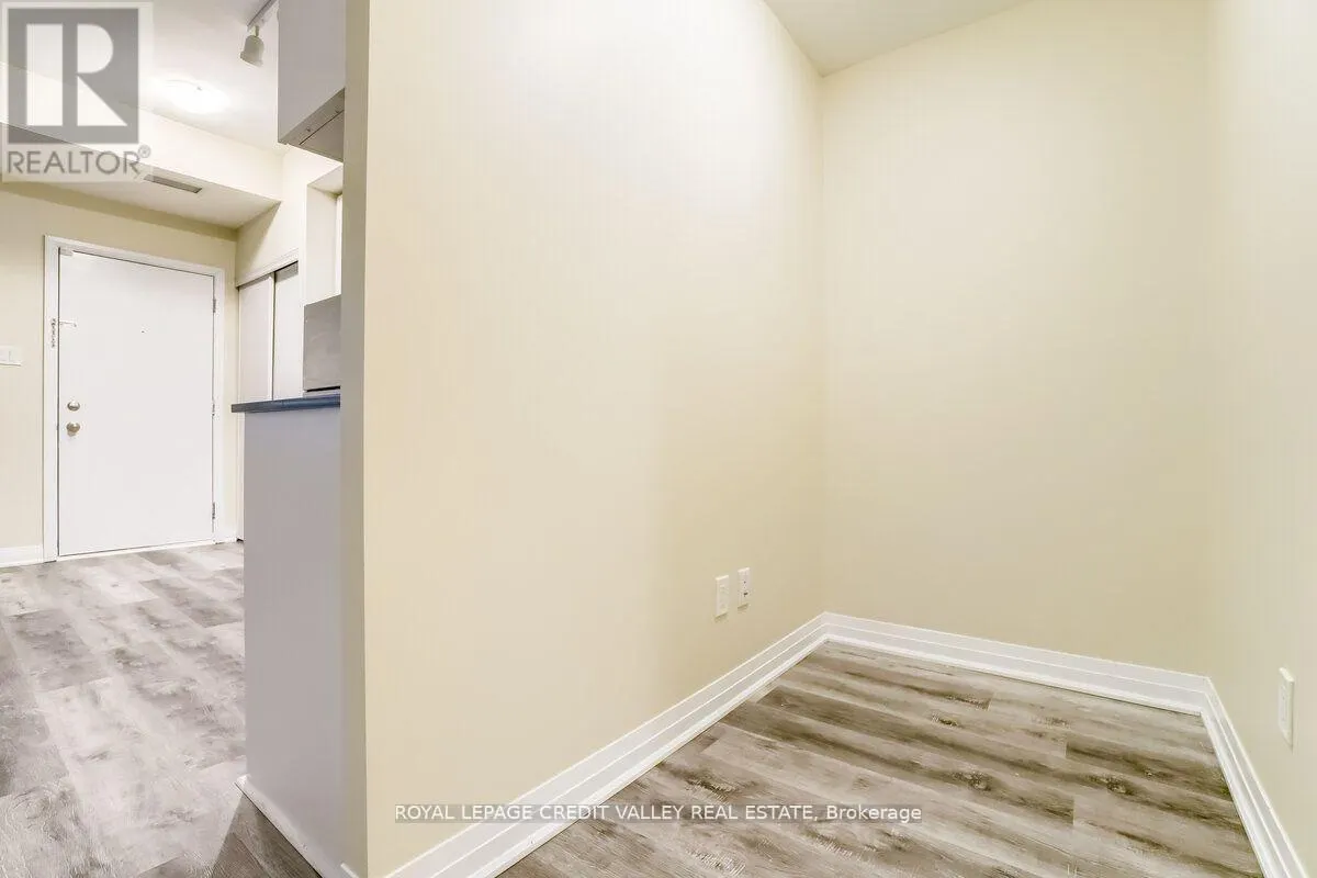 09 - 670 ATWATER AVENUE