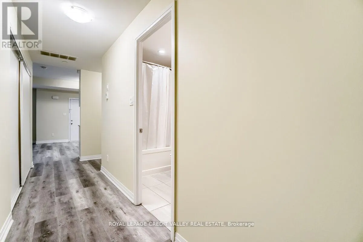 09 - 670 ATWATER AVENUE