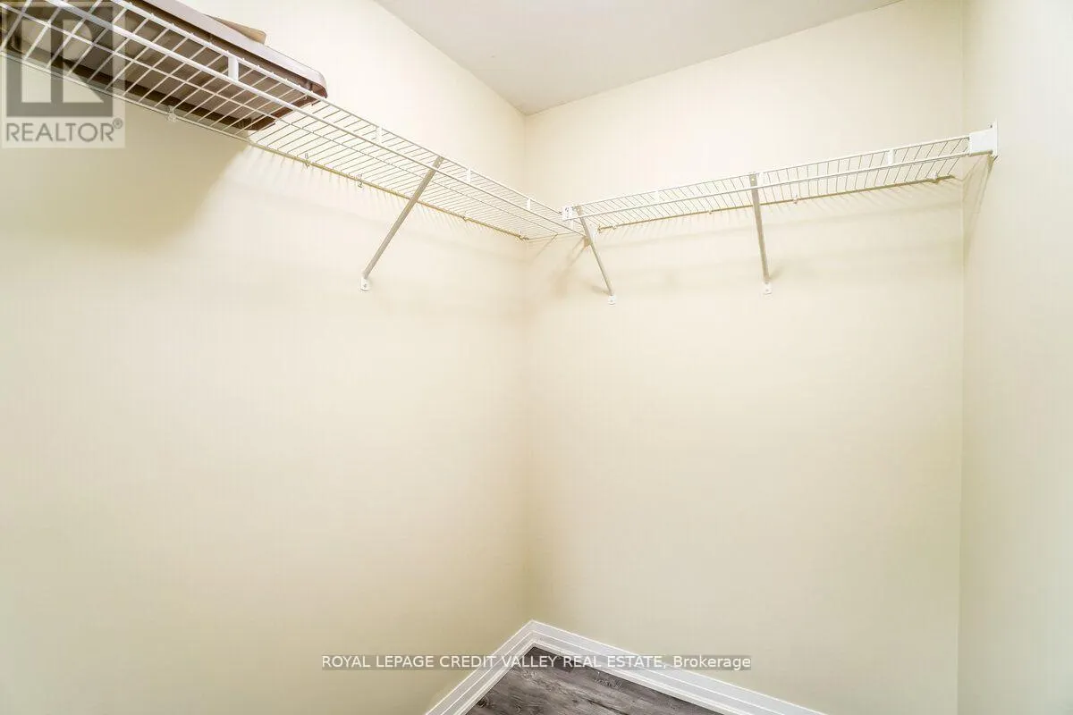 09 - 670 ATWATER AVENUE