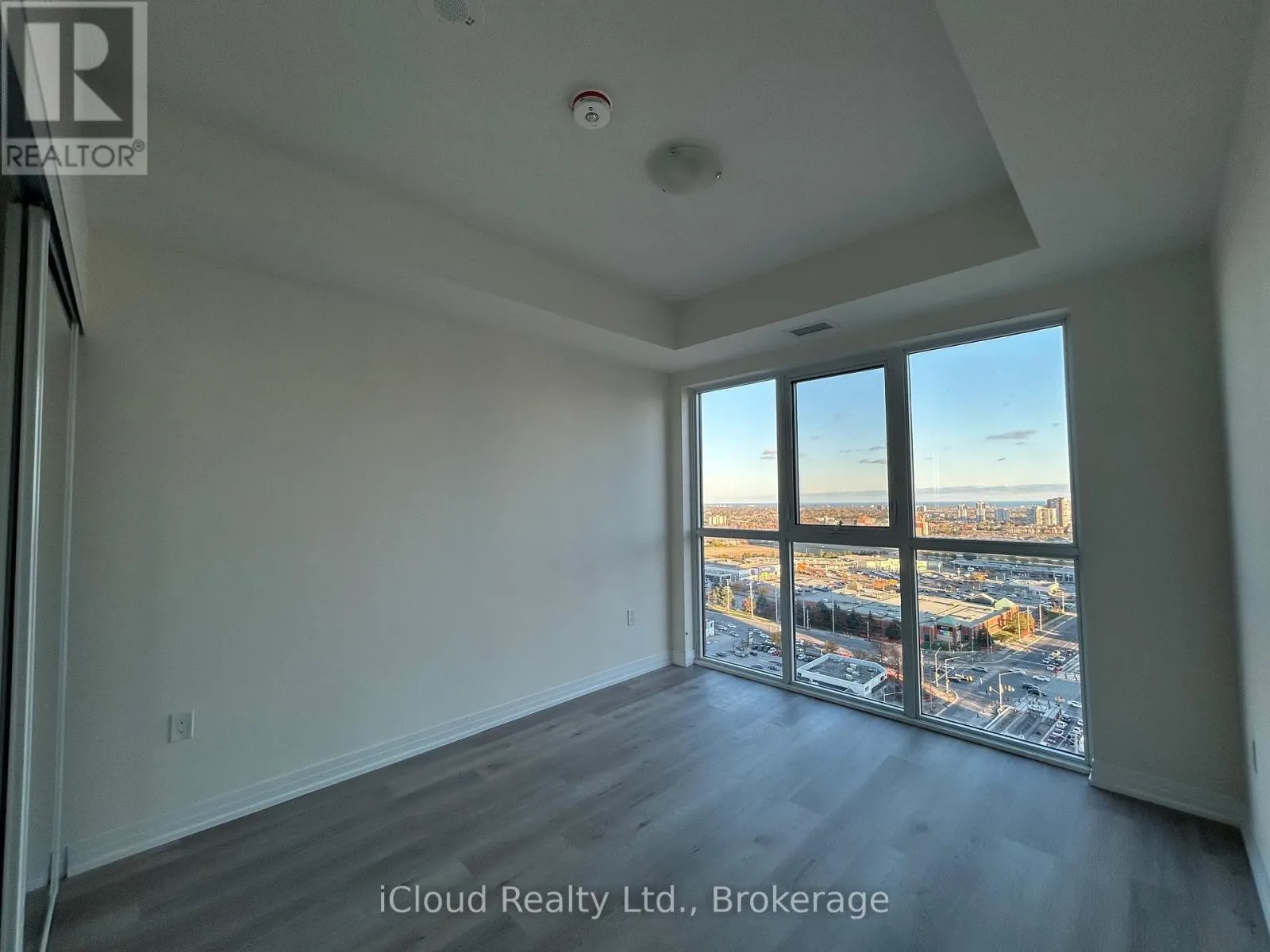 2002 - 15 WATERGARDEN DRIVE