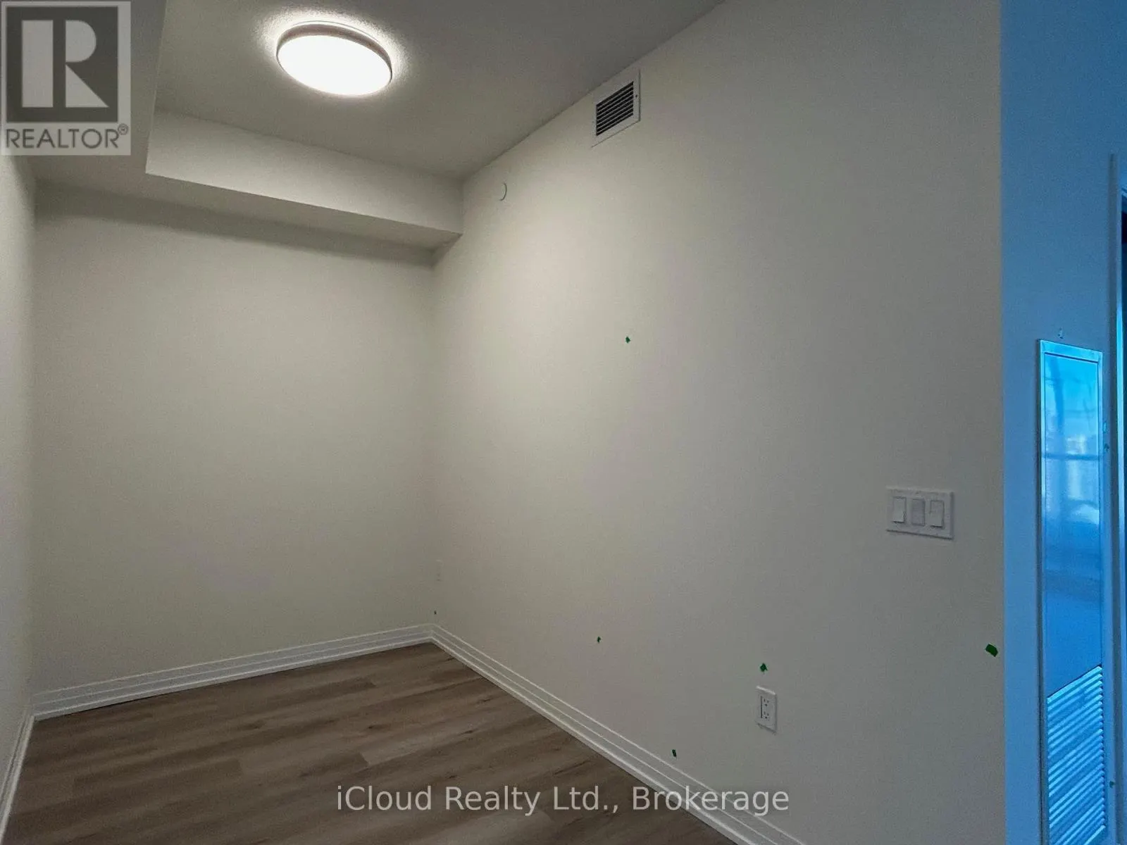 2002 - 15 WATERGARDEN DRIVE