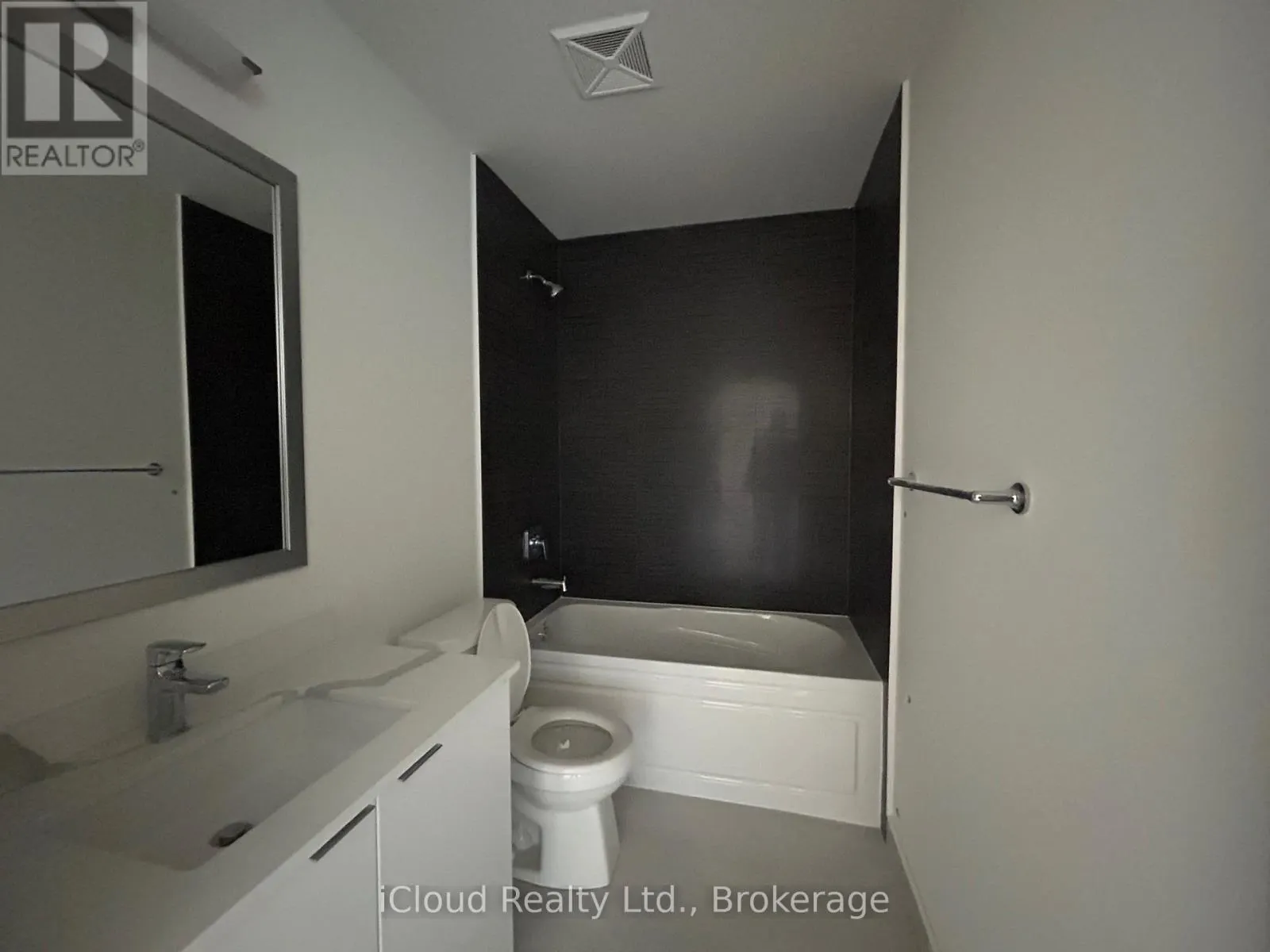 2002 - 15 WATERGARDEN DRIVE