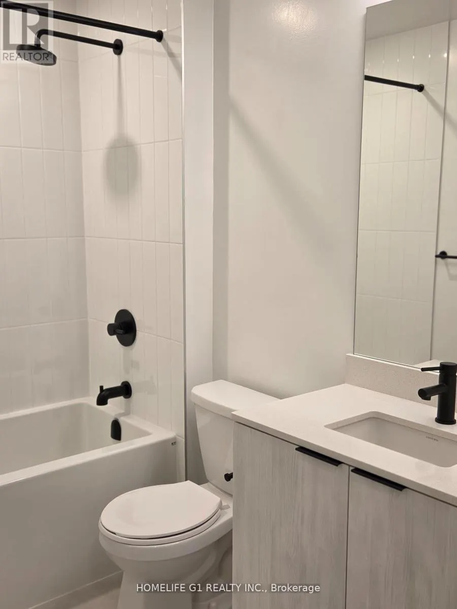 906 - 2495 EGLINTON AVENUE W