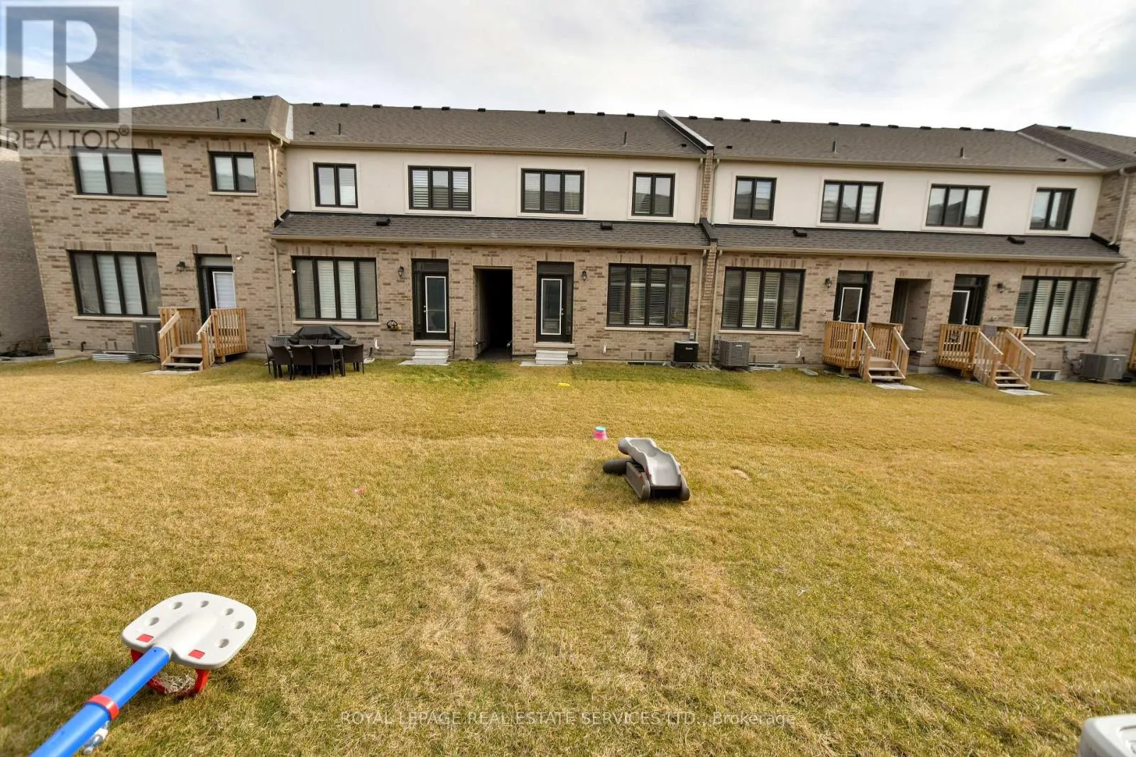 323 THIMBLEWEED COURT