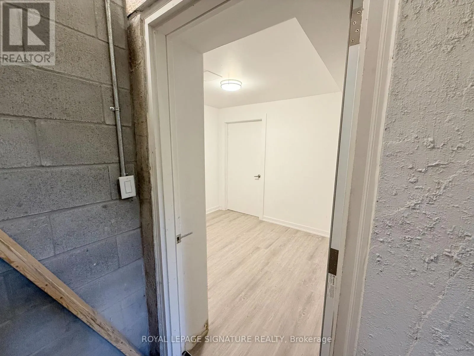 LOWER - 38 BURNHAMTHORPE ROAD W