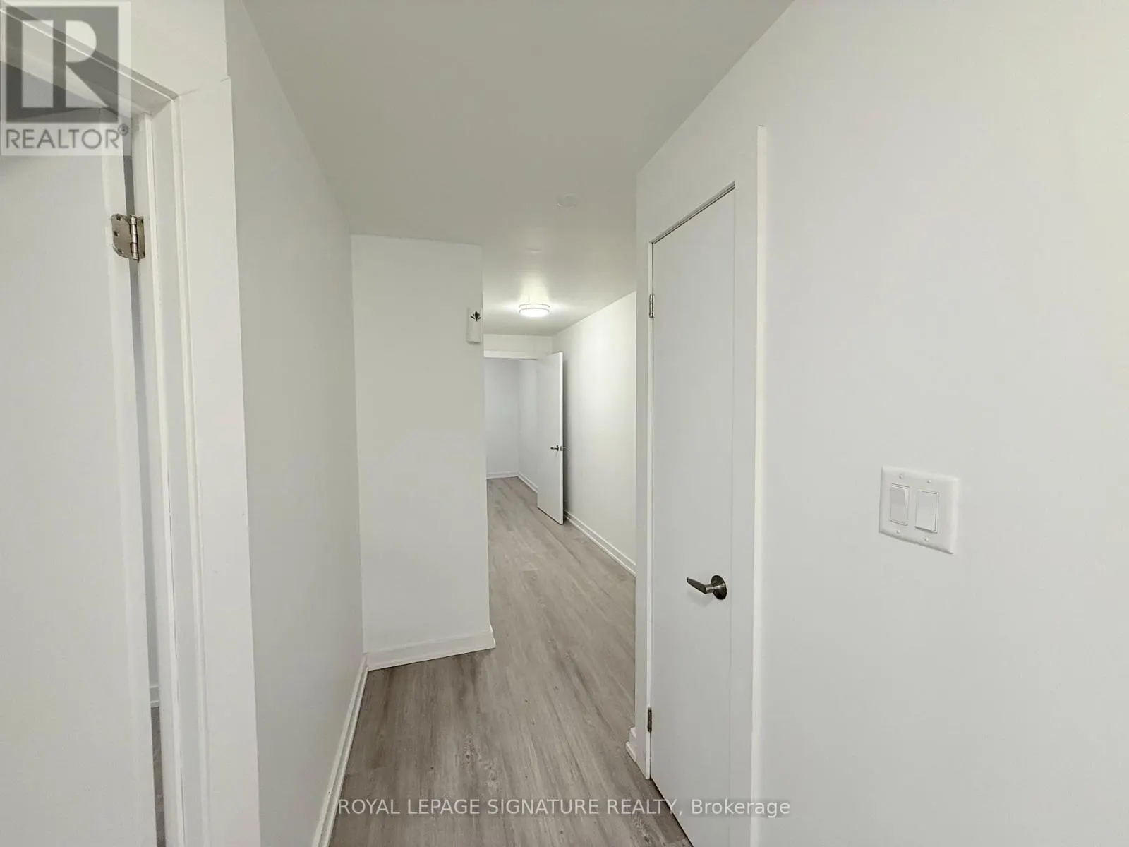 LOWER - 38 BURNHAMTHORPE ROAD W