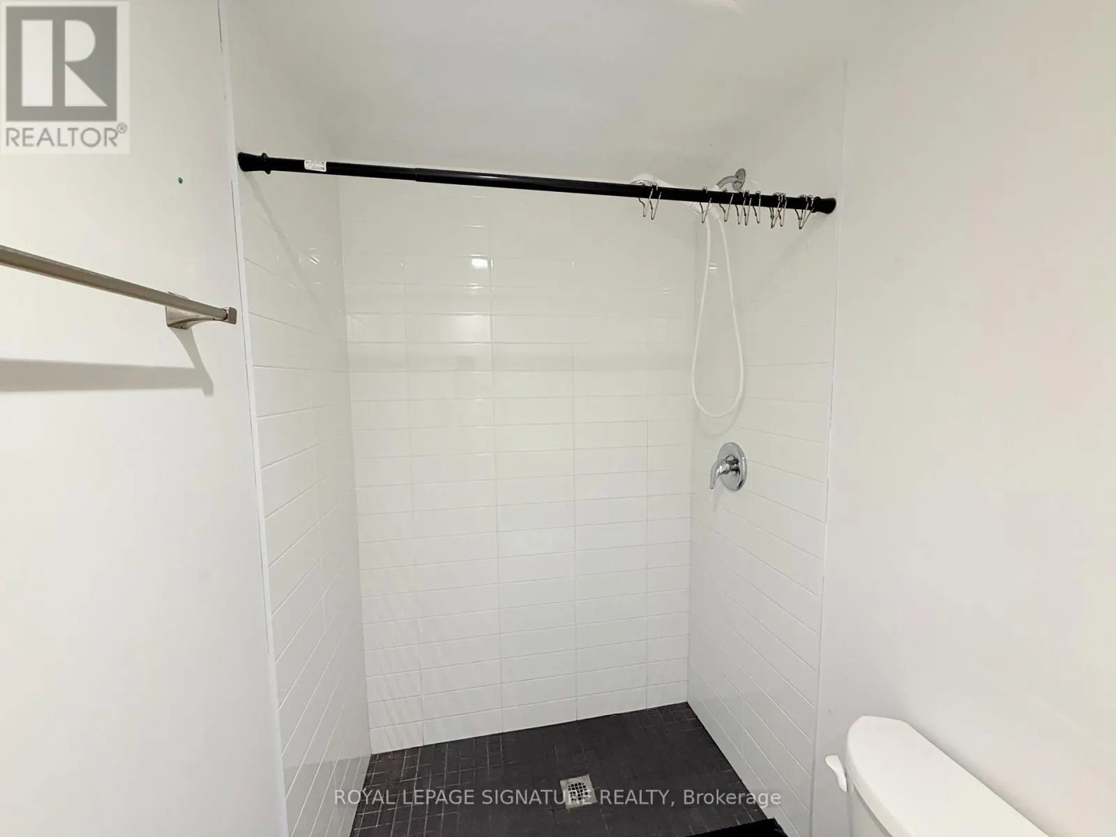 LOWER - 38 BURNHAMTHORPE ROAD W