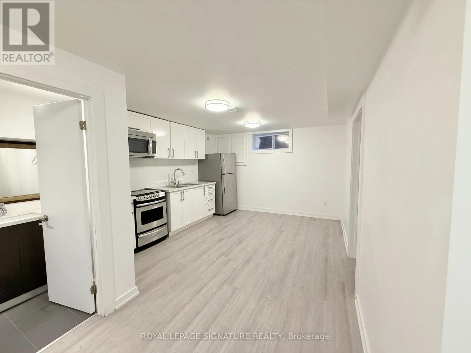 LOWER - 38 BURNHAMTHORPE ROAD W