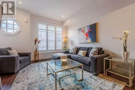 70 - 290 ROYALTON COMMON