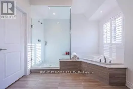 70 - 290 ROYALTON COMMON