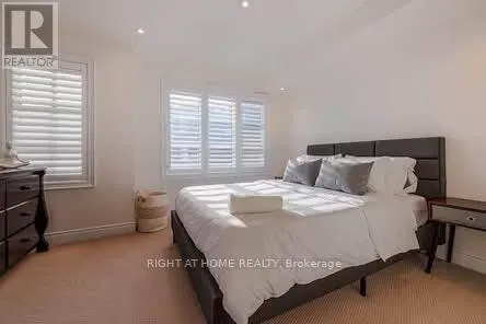 70 - 290 ROYALTON COMMON