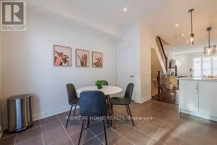 70 - 290 ROYALTON COMMON