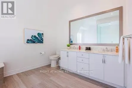 70 - 290 ROYALTON COMMON