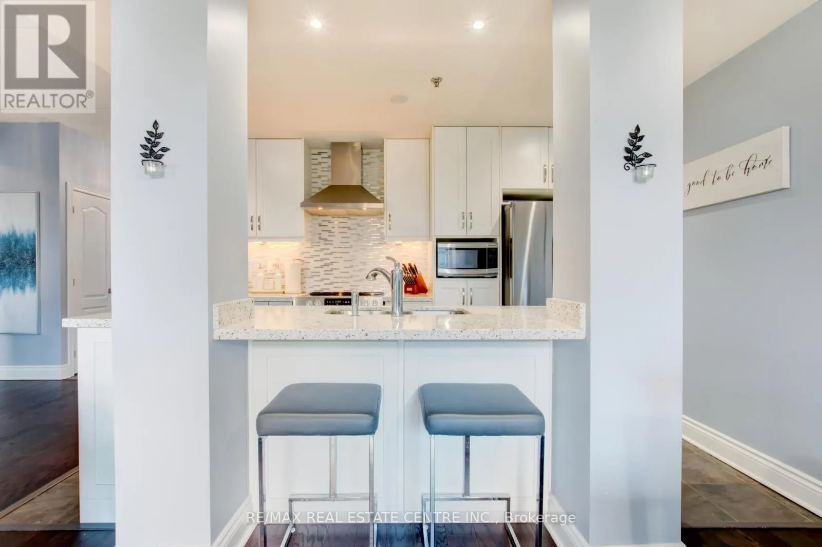 305 - 1419 COSTIGAN ROAD