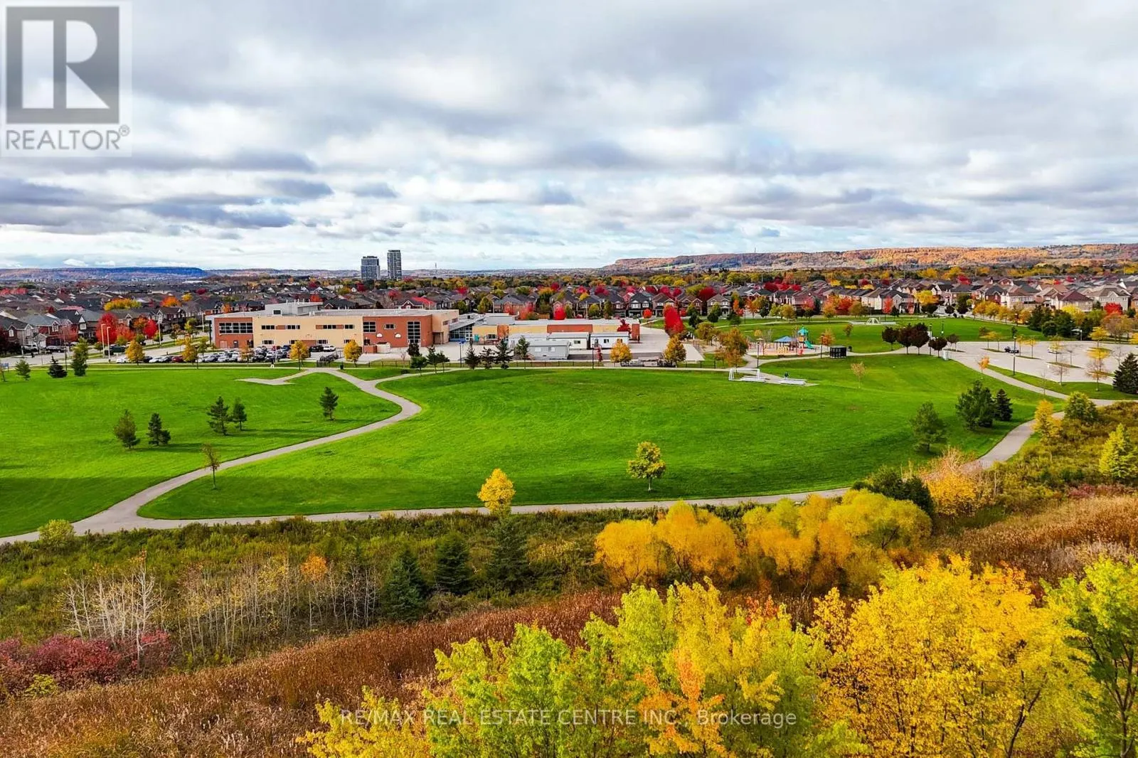 305 - 1419 COSTIGAN ROAD