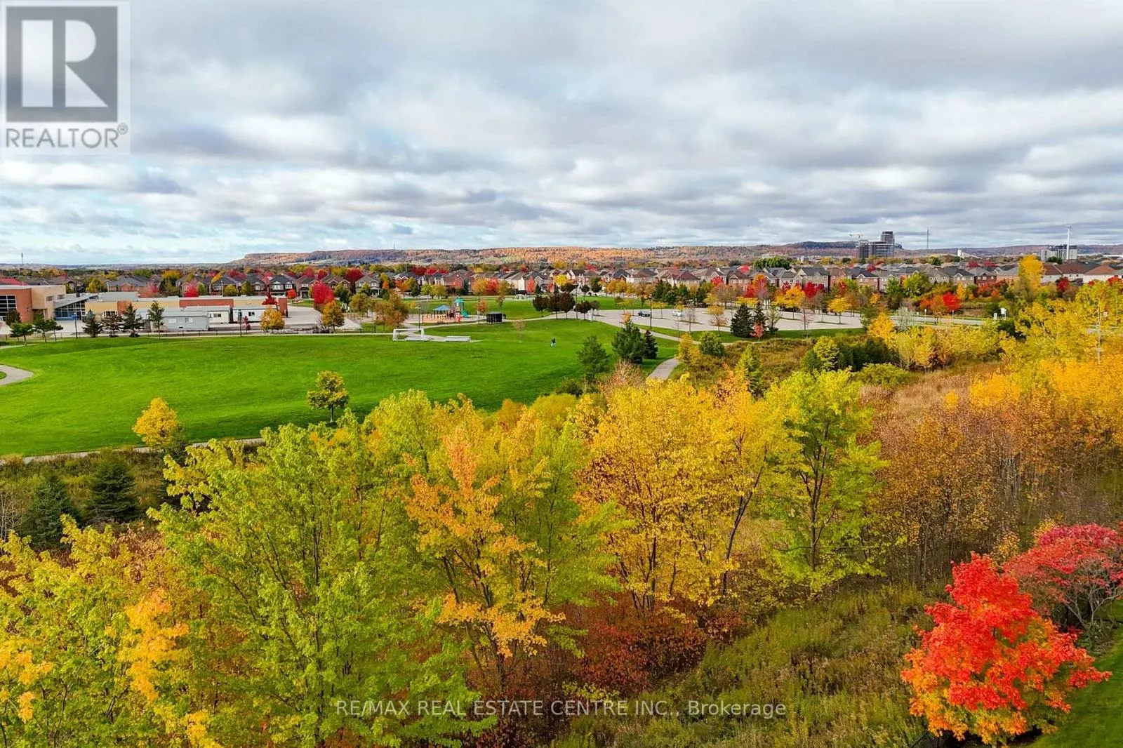 305 - 1419 COSTIGAN ROAD