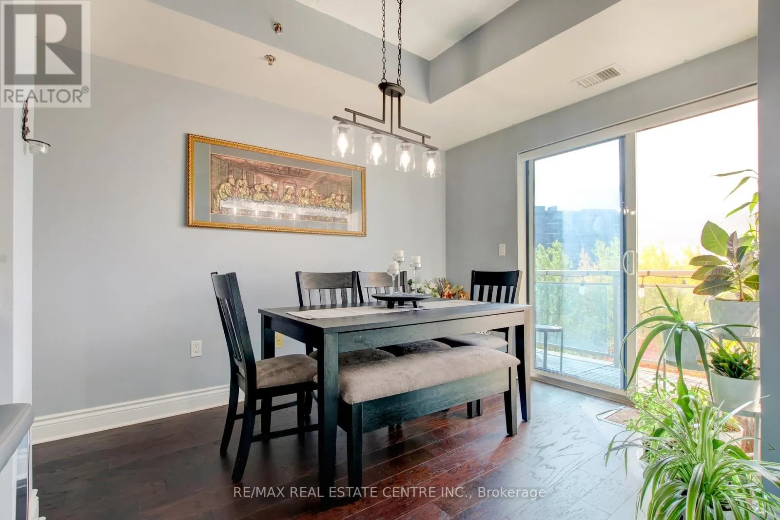 305 - 1419 COSTIGAN ROAD