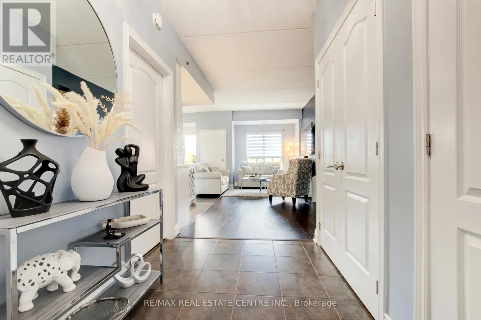 305 - 1419 COSTIGAN ROAD