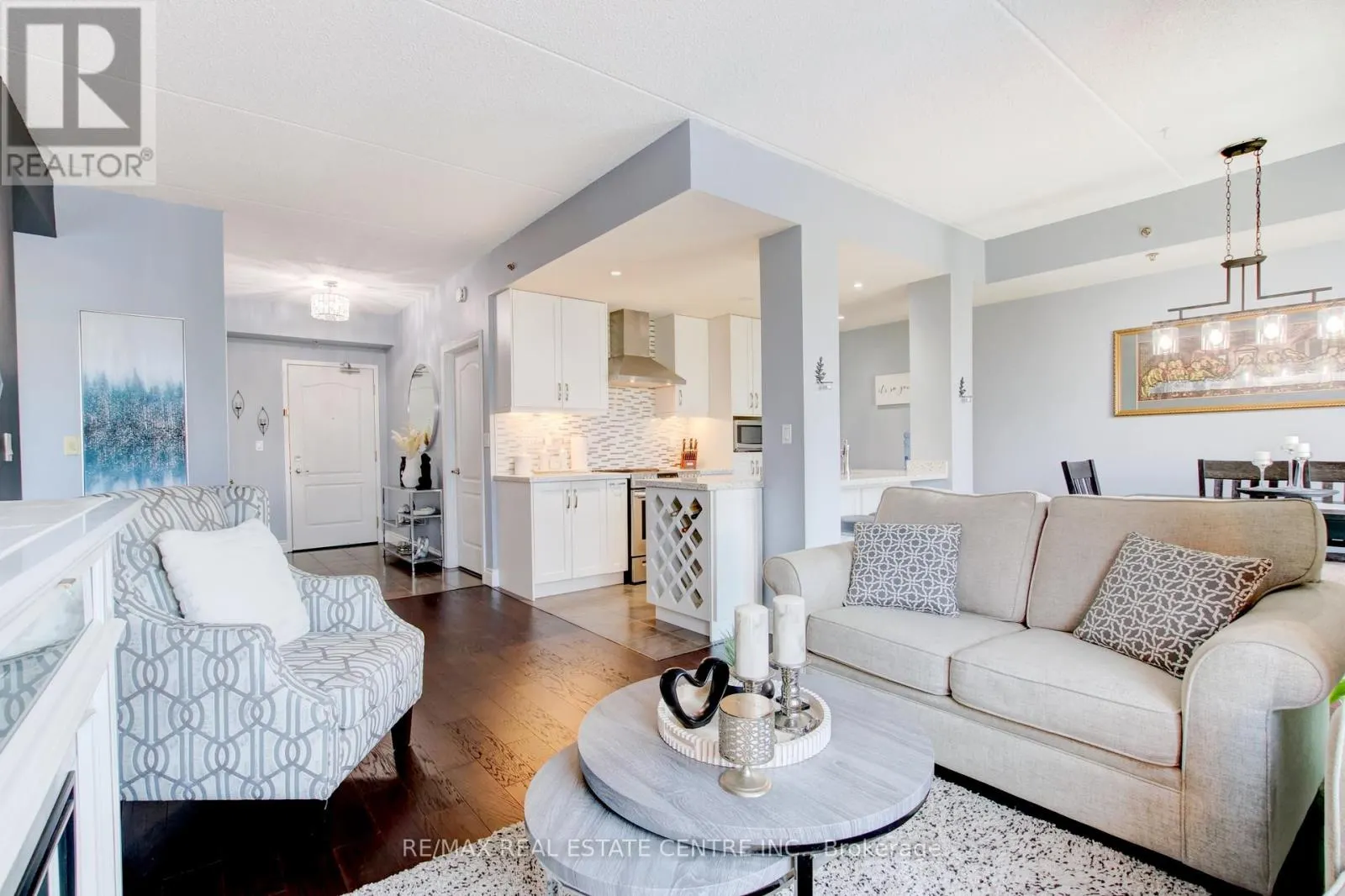 305 - 1419 COSTIGAN ROAD