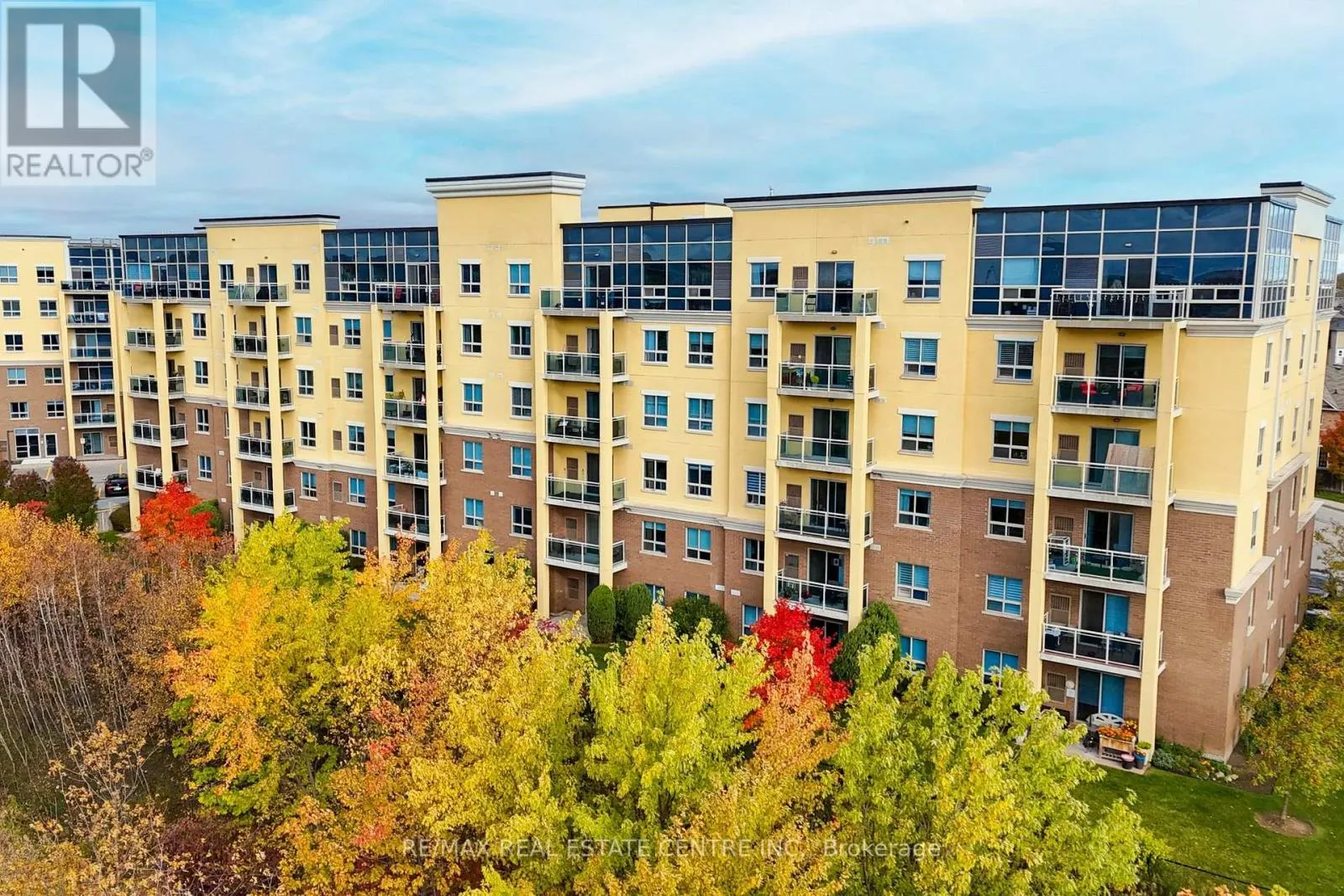 305 - 1419 COSTIGAN ROAD