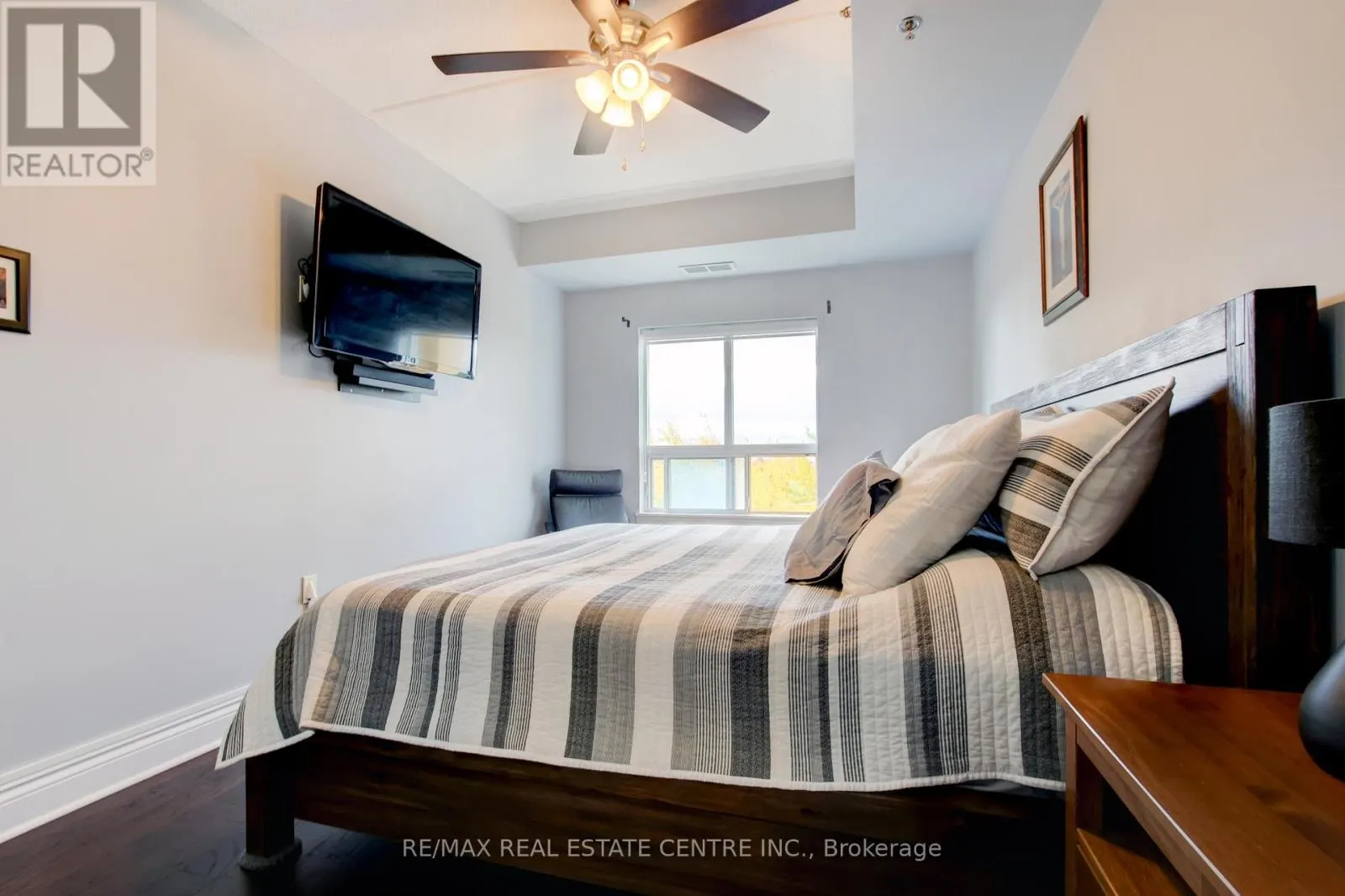 305 - 1419 COSTIGAN ROAD