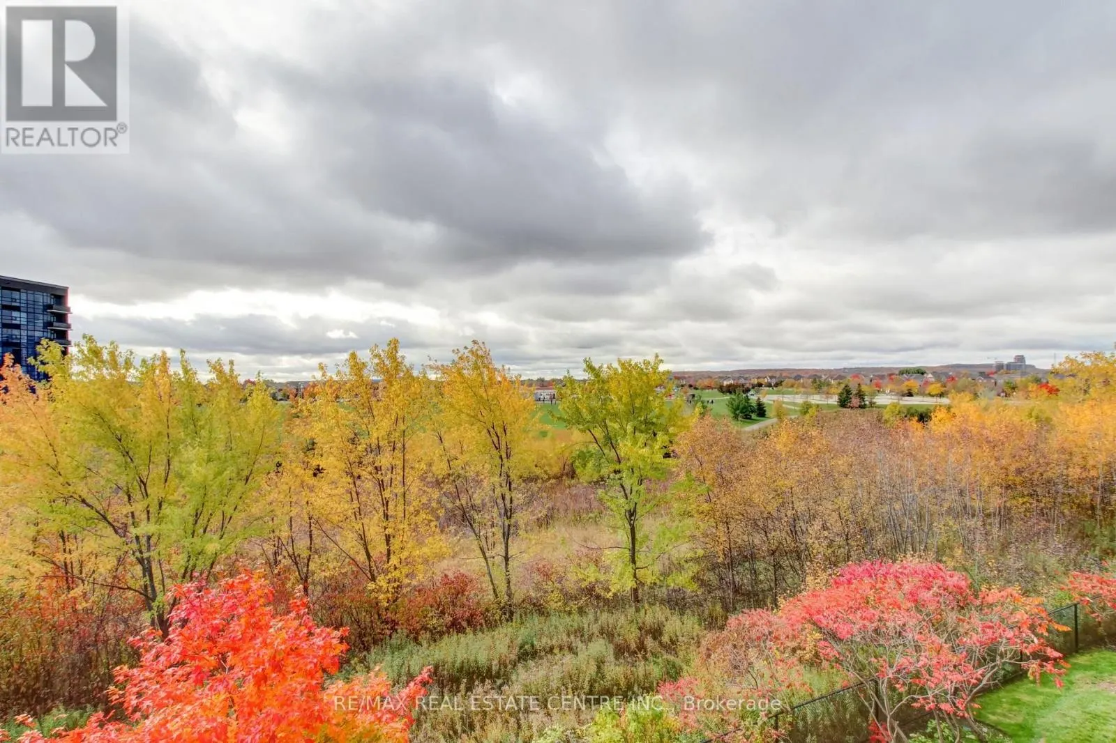 305 - 1419 COSTIGAN ROAD