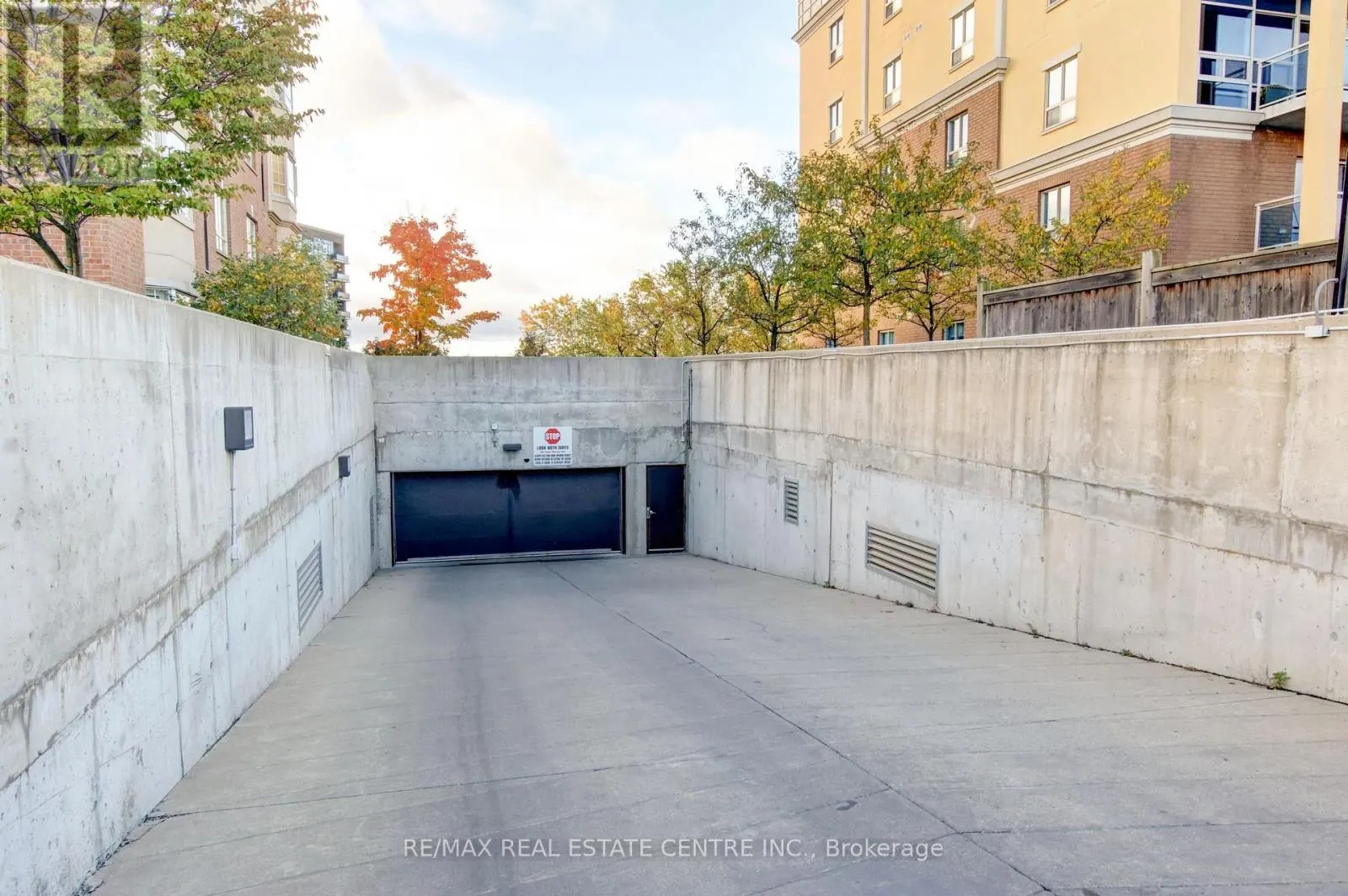 305 - 1419 COSTIGAN ROAD