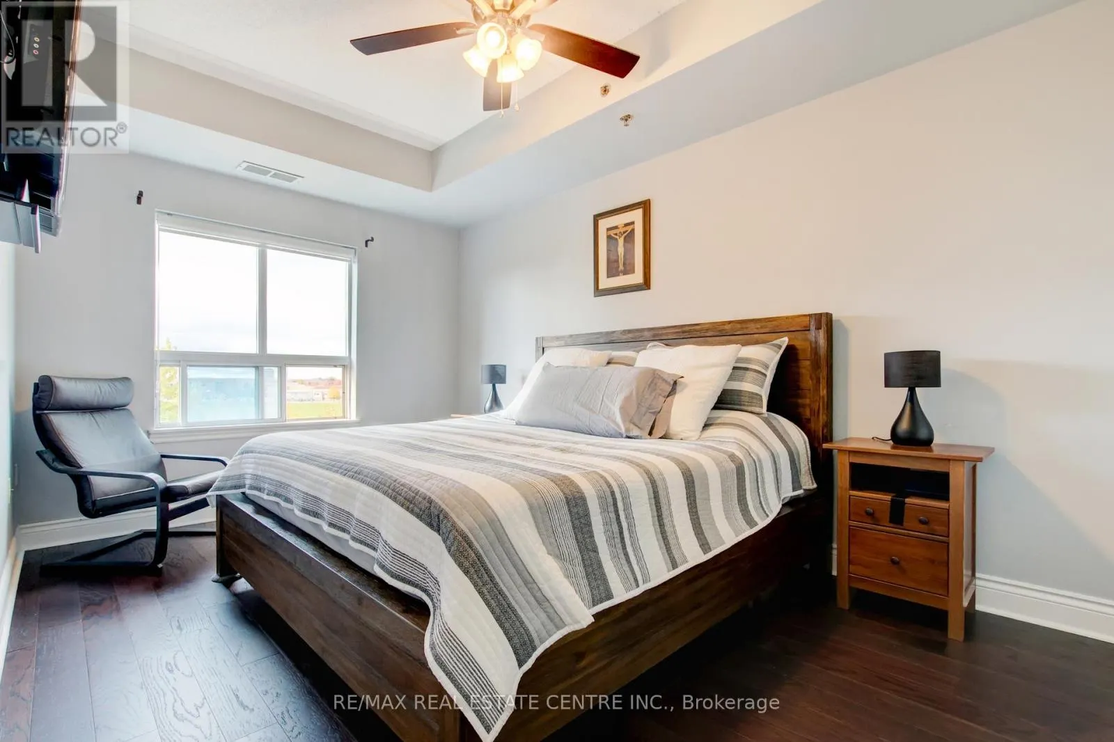 305 - 1419 COSTIGAN ROAD