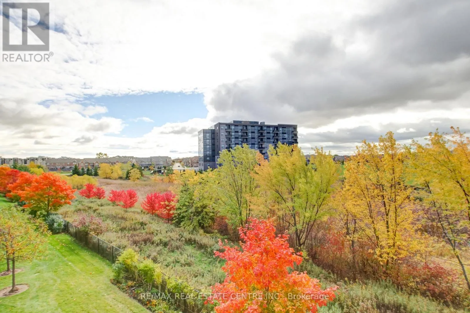 305 - 1419 COSTIGAN ROAD