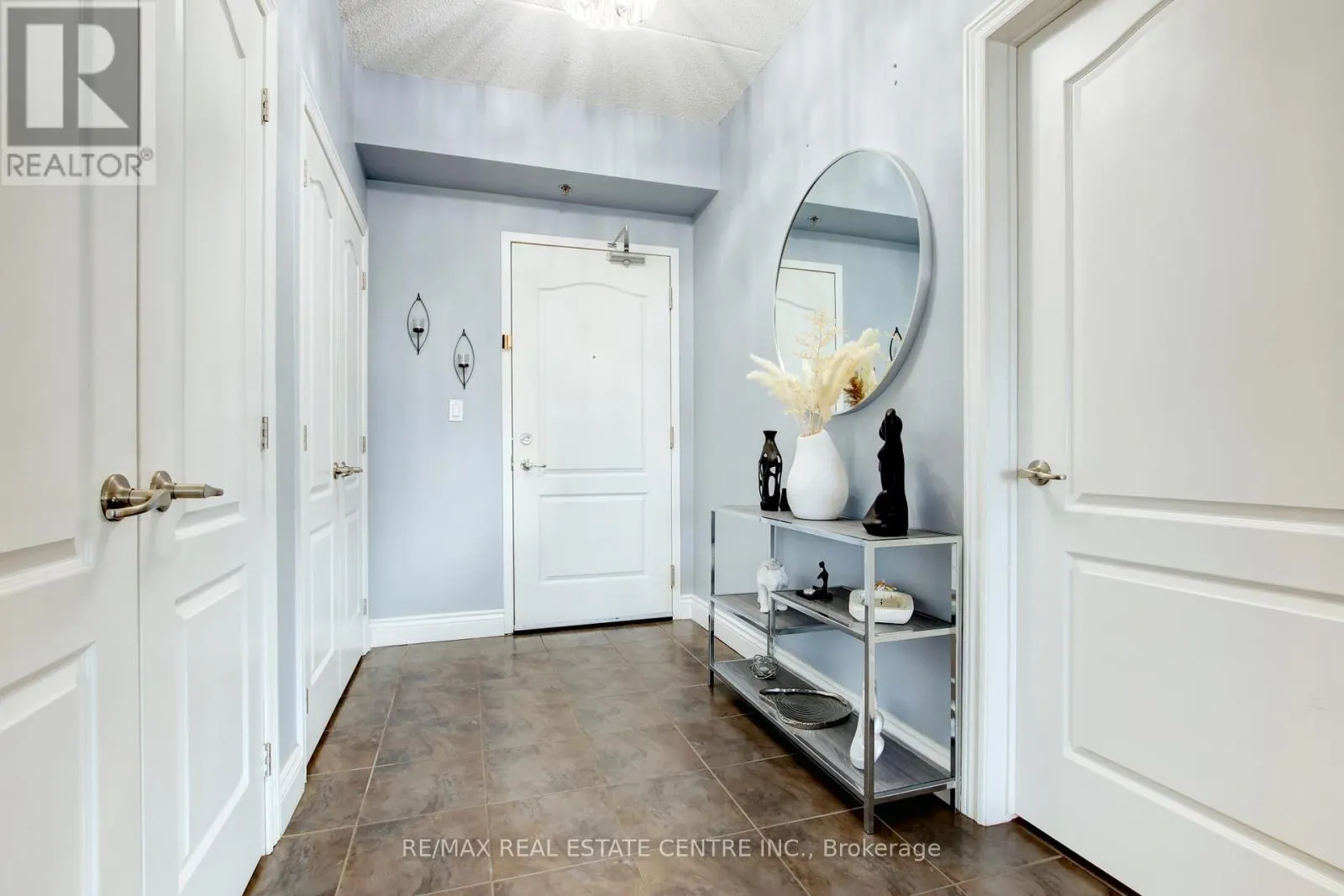 305 - 1419 COSTIGAN ROAD