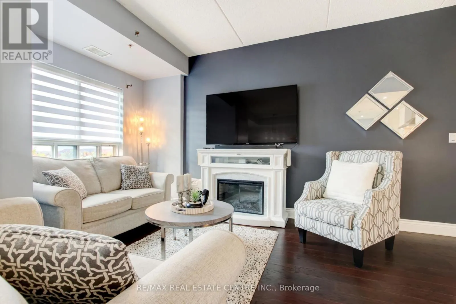 305 - 1419 COSTIGAN ROAD