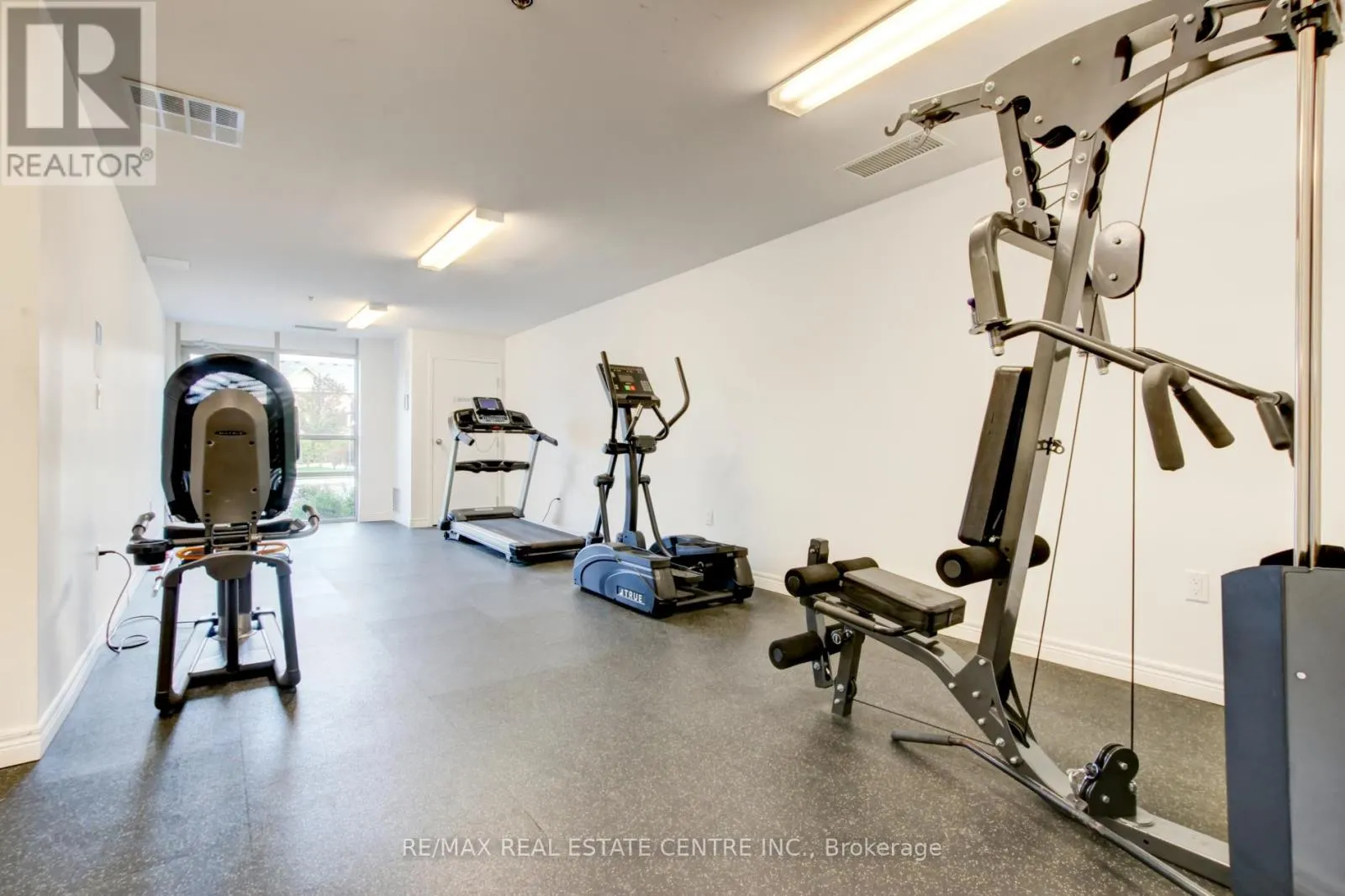 305 - 1419 COSTIGAN ROAD