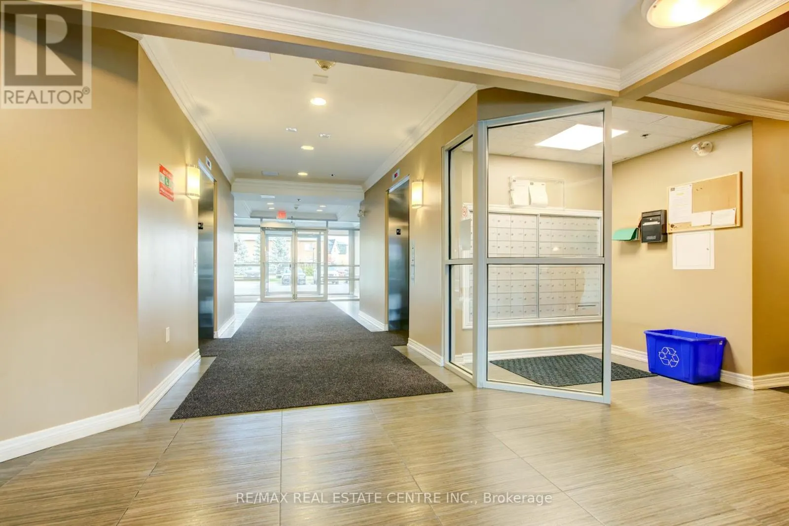 305 - 1419 COSTIGAN ROAD