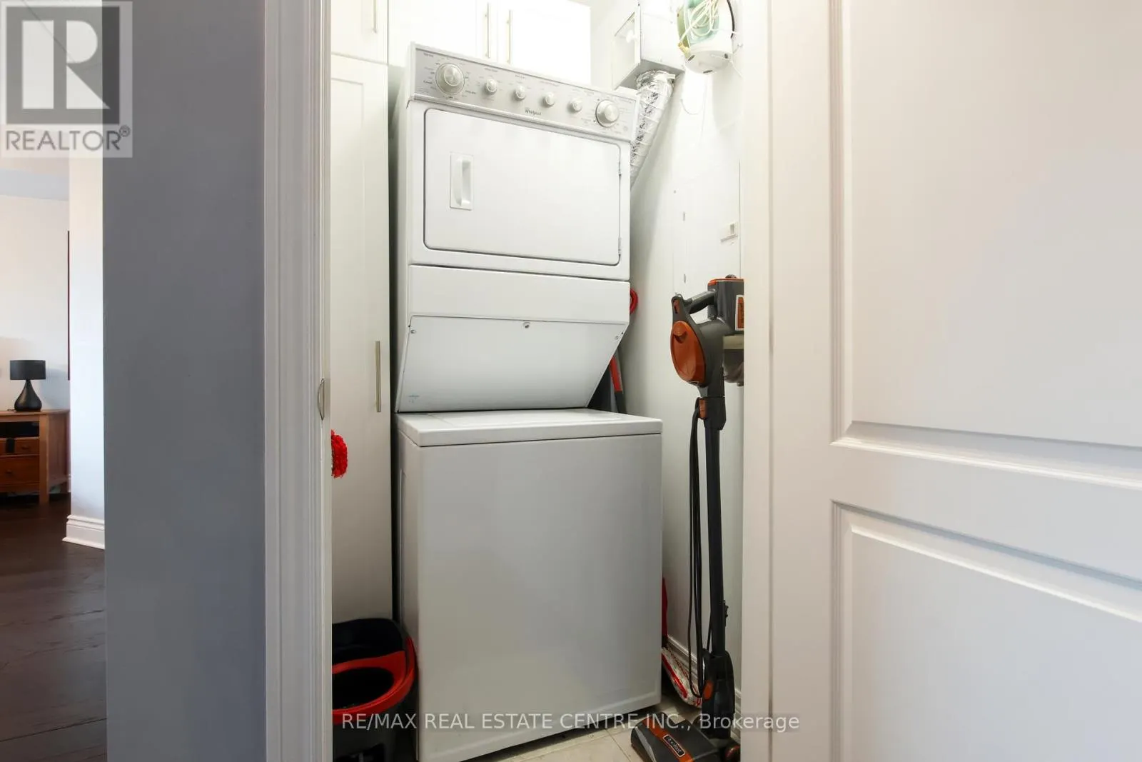 305 - 1419 COSTIGAN ROAD